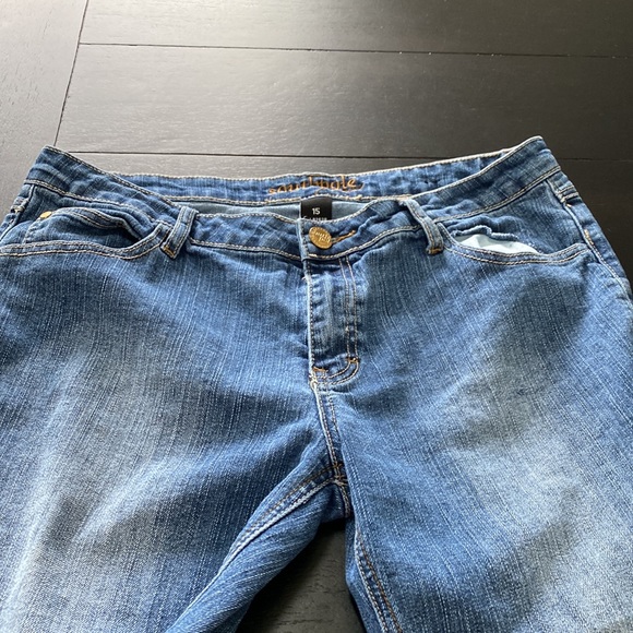 South Pole Denim Jeans. Size 15. Gold accents on back pockets. - Picture 6 of 8